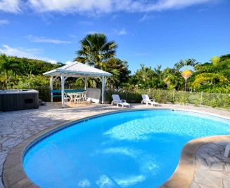 Location bungalow en martinique avec SPA et piscine
