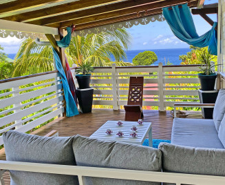 Joli appartement petite Anse avec terrasse vue mer