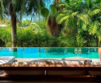 Villa de luxe Atlantique location Martinique le François 3 chambres piscine vue mer - Salon extérieur vue sur la piscine