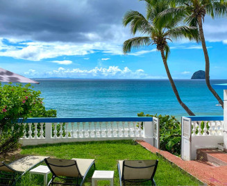 maison bord de mer Martinique le Diamant