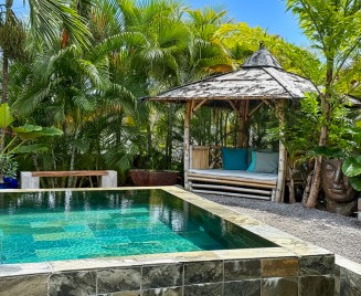 Bungalow de charme Martinique le françois piscine