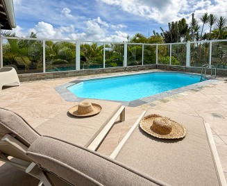 Transats piscine Location villa sainte Luce Martinique 4 étoiles avec piscine