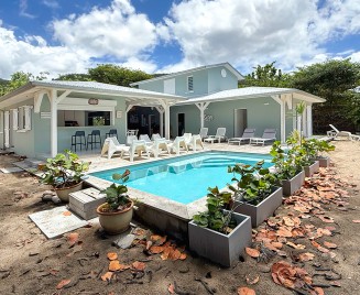 Villa de prestige Martinique le Diamant plage sable et rocher