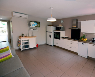 Location F2 rez de jardin le diamant cuisine