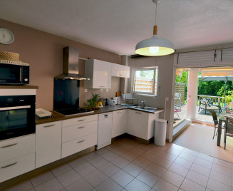 Location T2 rez de jardin le diamant cuisine