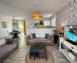 Petite Cascade de Sainte Anne salon