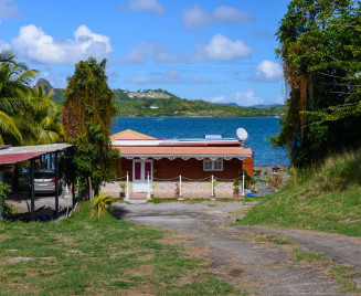 location maison de pecheur bord de mer martinique