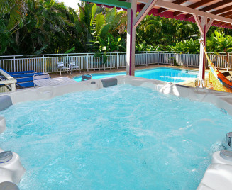 Location Martinique piscine et SPA