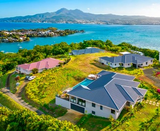 villa-d-EXCEPTION-Martinique superbe vue mer et montagnes